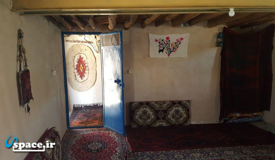 نمای داخلی اتاق شماره چهار اقامتگاه بوم گردی سابات روستای کانی کچکینه- روانسر- کرمانشاه